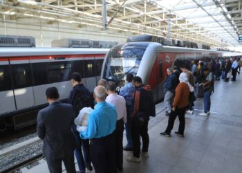 النقل تكشف مواعيد تشغيل الخطوط الثلاتة لمترو الأنفاق والقطار الكهربائي الخفيف LRT