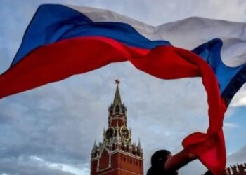 روسيا ترفض إغلاق مضيق هرمز وتدعو لوقف التصعيد ضد إيران