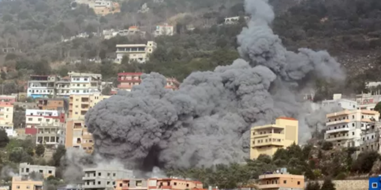 غارات إسرائيلية مكثفة على جنوب لبنان تسفر عن عشرات الشهداء وتدمير مبانٍ حكومية