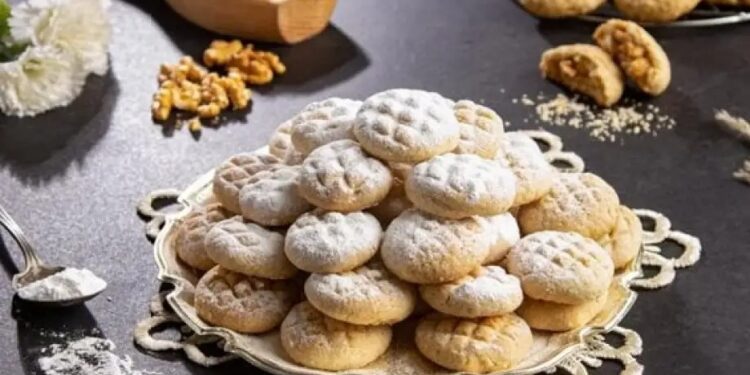 التحذير من الإفراط في تناول كحك العيد