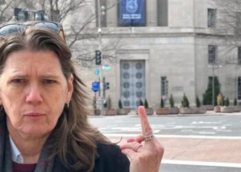 ابنة شقيق ترامب تكشف دوافعه الحقيقية لحربه ضد إيران