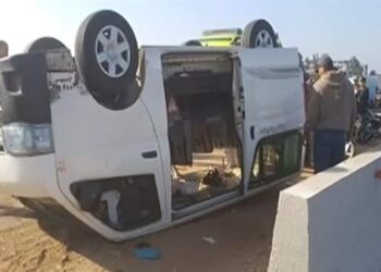 مصرع 3 أشخاص وإصابة 3 آخرين في انقلاب ميكروباص بالمنيرة الغربية