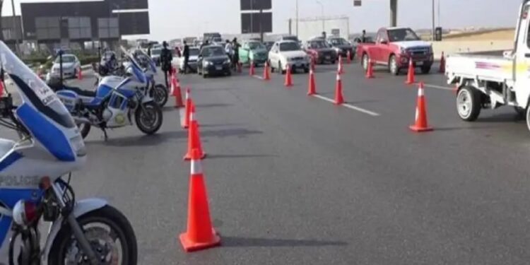النشرة المرورية.. سيولة نسبية وكثافات متحركة في شوارع القاهرة والجيزة