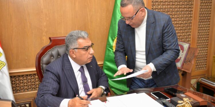 محافظ الدقهلية يغلق مستودع بوتاجاز بقرية بطرة 3 أشهر لبيعه الأسطوانات بأزيد من السعر الرسمي