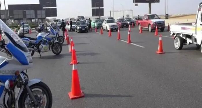 النشرة المرورية.. كثافات متحركة بالمحاور والميادين في فترة الذروة الصباحية