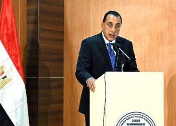 مدبولي يصدر قرارًا بتعيين عمر صادق رئيسا لمجلس إدارة البورصة المصرية