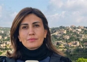 العثور على جثمان الإعلامية آمال خليل في بلدة الطيري تحت أنقاض منزل استهدفته غارة إسرائيلية