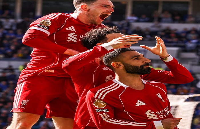 محمد صلاح يسجل ويقود ليفربول لفوز صعب على إيفرتون