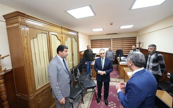 تطبيقا للعمل عن بُعد.. وزير العدل يباشر مهامه من مركز الدراسات