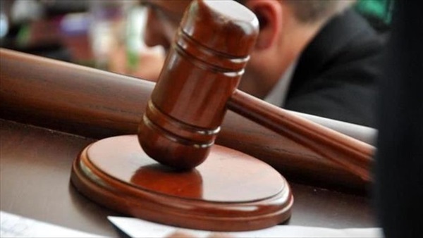 المؤبد وغرامة 20 ألف جنيه لعاطل بتهمة حيازة سلاح ناري وقنابل يدوية بالإسماعيلية