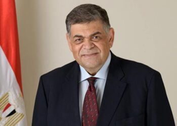 وزير التعليم العالي يهنئ الدكتور أشرف حاتم لفوزه بعضوية لجنة الصحة بالاتحاد البرلماني الدولي