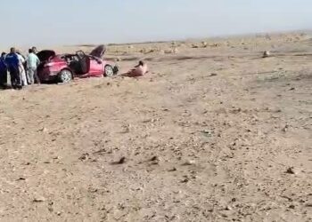 إصابة شخصين في انقلاب سيارة ملاكي على الطريق الصحراوي الغربي بقنا