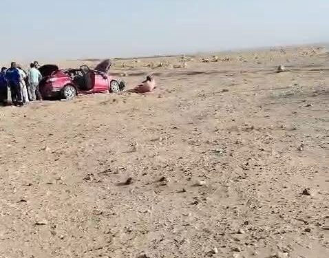 إصابة شخصين في انقلاب سيارة ملاكي على الطريق الصحراوي الغربي بقنا