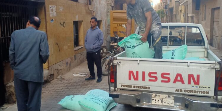 ضبط 10 أطنان سكر تمويني ناقص الوزن وتحرير 35 مخالفة مخابز في حملات بالشرقية