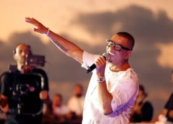 حكم نهائي ضد عمرو دياب في واقعة الشاب المصفوع