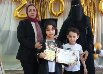 مدرسة شبرا الخيمة التجريبية للغات تحتفل بتخرج مجموعة من روضة الأطفال