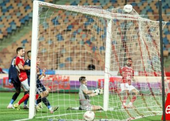 الأهلي يكتسح إنبي بثلاثية نظيفة ويتمسك بأمل المنافسة على الدوري