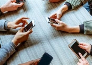 «القومي للاتصالات» يكشف أسباب تحريك أسعار باقات الإنترنت وكروت شحن المحمول