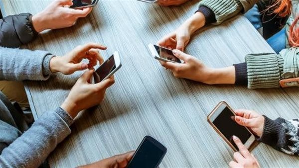 «القومي للاتصالات» يكشف أسباب تحريك أسعار باقات الإنترنت وكروت شحن المحمول