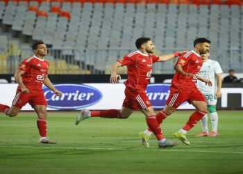الدوري الممتاز.. الأهلي ينهي الشوط الأول متقدمًا على المصري بهدف تريزيجيه