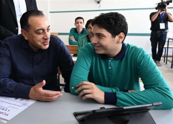 مدبولي يؤكد أهمية تدريس ما يتعلق بالبرمجة والذكاء الاصطناعي والثقافة المالية