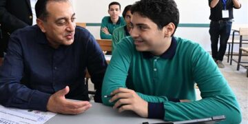 مدبولي يؤكد أهمية تدريس ما يتعلق بالبرمجة والذكاء الاصطناعي والثقافة المالية