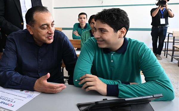 مدبولي يؤكد أهمية تدريس ما يتعلق بالبرمجة والذكاء الاصطناعي والثقافة المالية