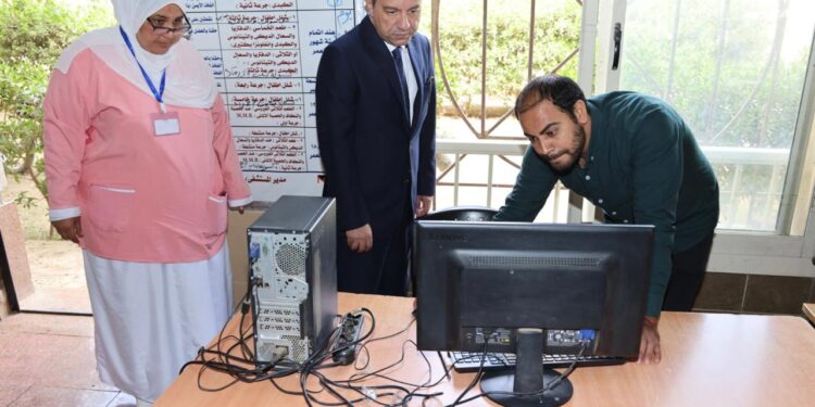 محافظ المنوفية يحيل 9 من العاملين بوحدة طب الأسرة بالحامول للتحقيق لتغيبهم عن العمل