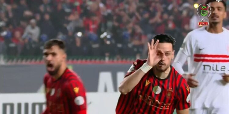 اتحاد العاصمة الجزائري يفوز على الزمالك بهدف في الدقائق الأخيرة