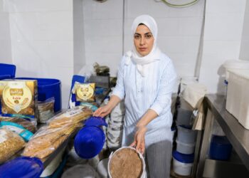 تشميع مصنع يعيد تدوير المنتجات منتهية الصلاحية ويزور تواريخها في بورسعيد
