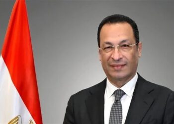 أول تعليق من وزير الاتصالات بعد تحريك أسعار كروت الشحن والإنترنت