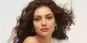 تأجيل محاكمة الفنانة جيهان الشماشرجي و4 آخرين بتهمة السرقة بالإكراه لجلسة 25 يونيو