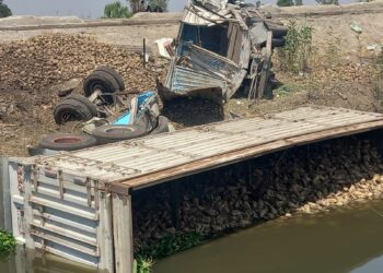مصرع شاب في انقلاب سيارة نقل محمّلة بالبنجر على طريق جمصة بالدقهلية