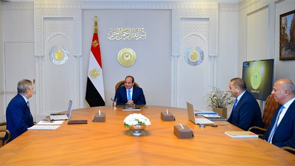 توجيهات قوية من السيسي لرئيسي هيئة قناة السويس وشركة ترسانة جنوب البحر الأحمر.. تعرف عليها