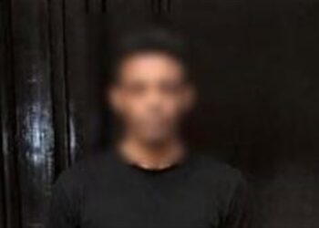الداخلية تضبط موظفاً بتهمة انتحال صفة ضابط شرطة لتهديد سيدة بالجيزة