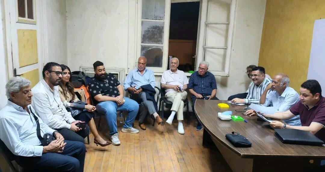 تكليف أكرم إسماعيل برئاسة لجنة مصغرة وإعادة الهيكلة.. تفاصيل اجتماع الحركة المدنية الديمقراطية