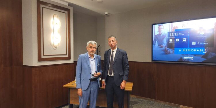 السفير تاج الدين الوسلاتي يستقبل سفير البوسنة والهرسك لبحث آفاق التعاون السياحي والاستثماري