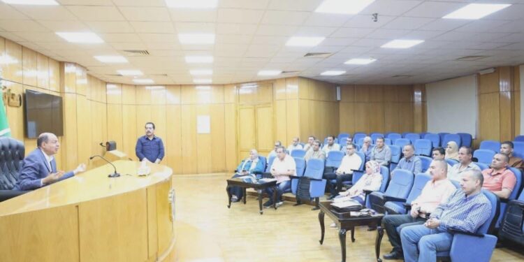 محافظ المنيا يوجه بدعم المنظومة بكوادر تكنولوجية وهندسية لتسريع إنجاز طلبات المواطنين