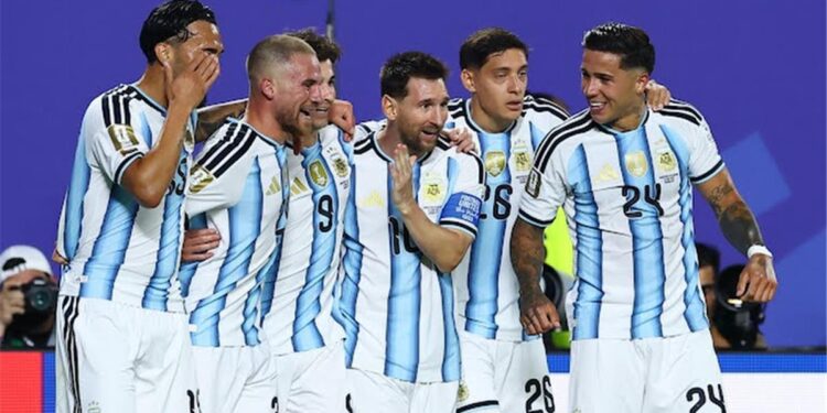 تشكيل الأرجنتين الرسمي أمام مصر بكأس العالم