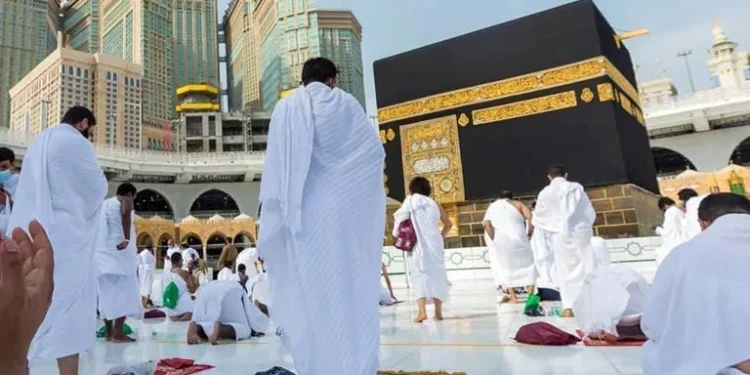 تفاصيل تأشيرة العمرة متعددة الدخول.. الشروط والمزايا وطريقة التقديم