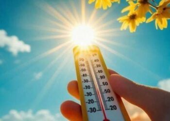انخفاض الحرارة يبدأ اليوم.. الأرصاد تكشف تفاصيل الطقس وتحذر من أمواج المتوسط