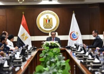 وزير الصحة يتابع مؤشرات الأداء بالمحافظات ويوجه بتحسين الخدمات المقدمة للمواطنين