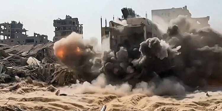 استشهاد 3 فلسطينيين بينهم طفلة في غارات إسرائيلية على غزة