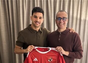 الأهلي يتعاقد مع الجزائري منصف بقرار «3 مواسم»