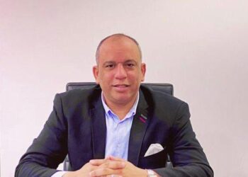 بيع العقارات للأجانب.. مكسب اقتصادي أم أزمة سكن جديدة؟.. خبير عقاري يجيب