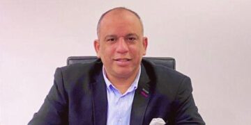 بيع العقارات للأجانب.. مكسب اقتصادي أم أزمة سكن جديدة؟.. خبير عقاري يجيب