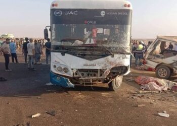 مصرع 9 أشخاص وإصابة 8 آخرين في حادث مروع بـ محور الضبعة.. صور