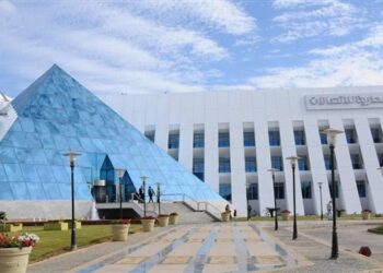 المصرية للاتصالات تختبر مستقبل شبكات المحمول بسرعة 1.7 جيجابت عبر ترددات 6 جيجاهرتز