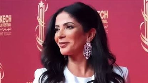 منى زكي تكشف تفاصيل أزمة الحجز على أموالها في 3 بنوك
