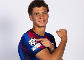 حمزة عبد الكريم على دكة برشلونة أمام ليفانتي في الدوري الإسباني